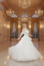 A-line Sequined Floral Lace Appliqued Tulle Ruffle Tiered Skirt With Off-shoulder Straps Wedding Dress - LV-A2002
